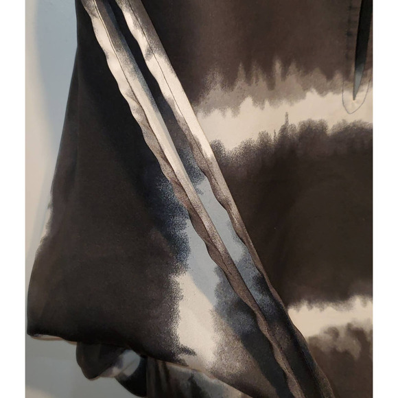 CONVERSE One Star Polyester Flowy Short Sleeve Shirt Size Small - Picture 8 of 9